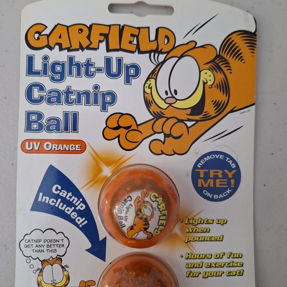 Vintage 2003 PAWS Garfield The‎ Cat Light-Up Catnip Ball Cat Toy
